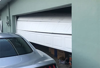 Garage Door Off Track | Garage Door Repair Stratford, CT